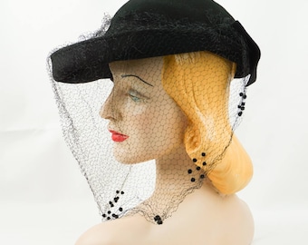 Vintage 1940s Tilt Hat Black Felt Upturned Brim with Netting Sz 21