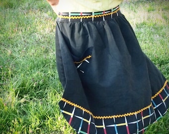 1950s black apron with ric-rac