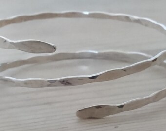 Vintage sterling silver snake bangle