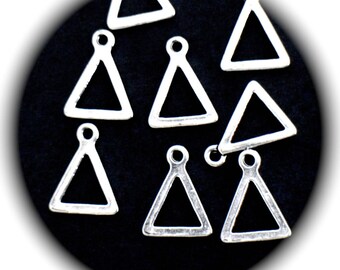 5 charms 17 mm x 13 mm silver triangles