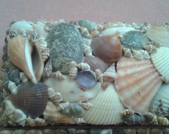 Lovely Vintage Seashell Box