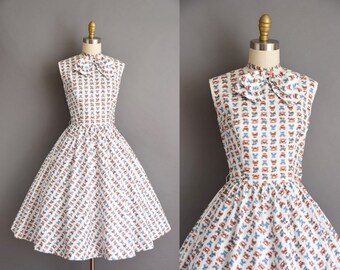 1950s vintage dress. Antique car novelty print 50s cotton full skirt dress