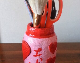 Utility storage pot