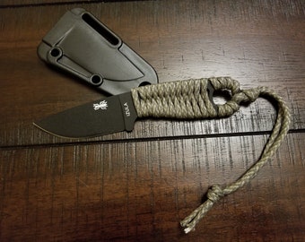 Esee Izula (replica) with paracord wrapped handle