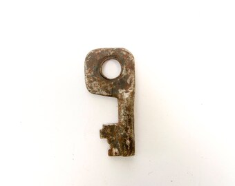 Steampunk Rusty Metal vintage unusual Key