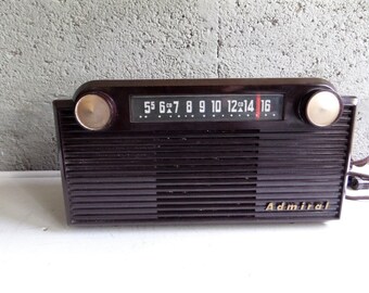 Vintage Admiral Tube Radio Bakelite with Original Bag 1950s