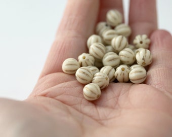Ivory Gold Fluted Round Acrylic Beads 8mm (30)