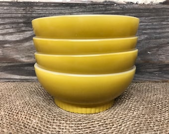 Set of 4 Vintage FireKing Bowls