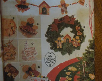 Simplicity 5891, Holiday tree topper, ornaments, tree skirt, wreath, swag, more! UNCUT sewing pattern, craft supplies