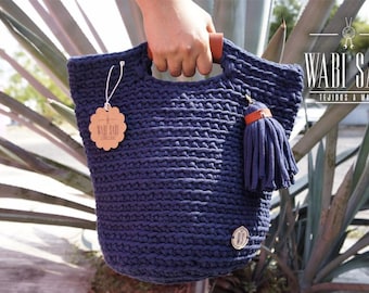 Hand bag. I'm in. Hand knitted T shirt yarn knitting hand madebolso fashion woman