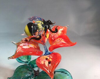 Glass composition bumblebee on flower