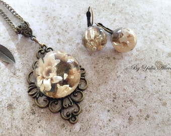 Flower Sphere, Botanical Jewelry, Real Flower Necklace, Camomile Necklace, White Flower Necklace, Nature Necklace, Real Flower Earrings