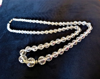 Beautiful long Art Deco 1930s faceted crystal necklace