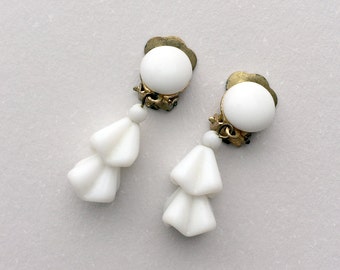 Vintage Clip On Earrings White Milk Glass Beaded Dangle Gold Tone 1940's Retro Vintage Jewelry Clip-on Earrings