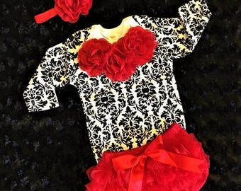 Newborn Girl Coming Home Outfit, Baby Girl Outfit, Girl Baby Shower, Baby Girl Outfit/Damask, Infant Girl Gift