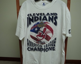 Vintage 90s Cleveland Indians T-Shirt.Starter tag size(XL)