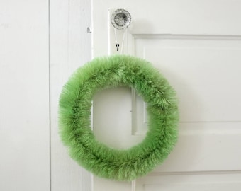 Bottle Brush Wreath - 12 Inch Vintage Style Green Sisal Wreath