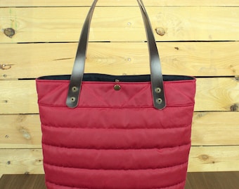 Waxed Canvas tote bag, Travel bag, canvas tote, red Waxed bag, hand-padded bag, shopping bag, Tote bag with leather