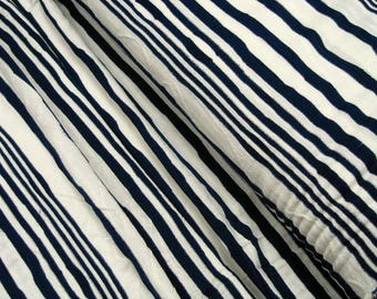 Jacquard blue wavy stripes on white 0.54yd (0,5m) 003408