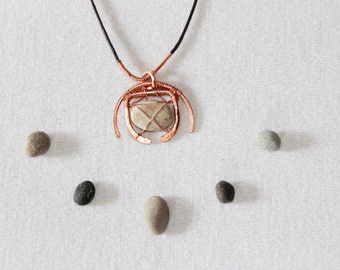 Mother nature pendant, naturel bohemian copper necklace, bohochic riverstone pendant