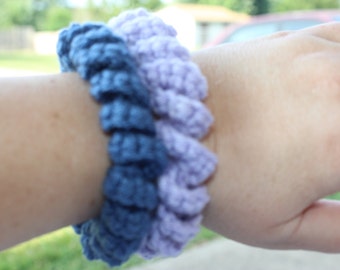 Crochet chunky spiral bangle bracelet