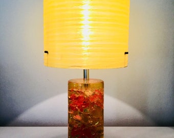 Orange Shattaline Shatterline crushed ice table lamp - Mid Century 70s resin lamp with fibreglass shade