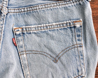 Vintage Levi's 501 28W X 32L made in USA