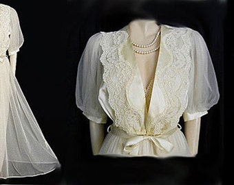 Vintage Victorias Secret Bridal Trousseau Chantilly Lace Gleaming Satin Peignoir Nightgown Set Champagne Bubbles set ivory peignoir set