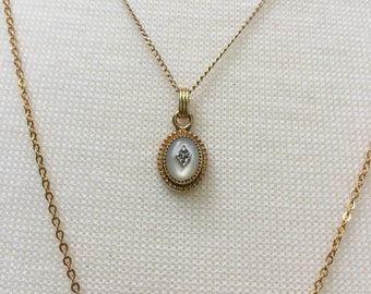 12k Yellow Gold Mother of Pearl and Diamond Pendant Necklace