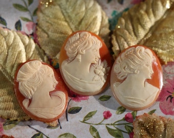 1 Beautiful Vintage Carved Shell Cameo