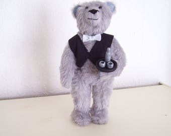 the bear bartender