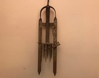 Vintage Metal Mole Trap -- Scary Looking Mantique!