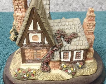 Country Cottage resin statue made in China