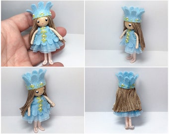 Bendy Doll- Princess Doll- Waldorf Bendable Felt Doll- Dollhouse Doll- Miniature Fairytale Princess- Small Doll- Child Friendly- Queen- Girl