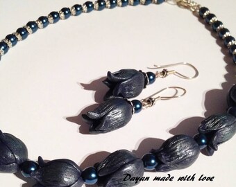 Necklace Blue tulips