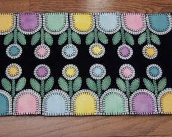 Wool Applique Pattern, Flower Pattern, Easter Wool Applique, Wool Table Runner Pattern, Spring Decor, Garden Applique Pattern, PATTERN ONLY