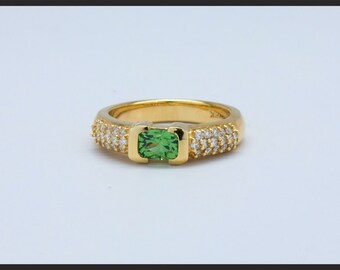 18K Yellow Gold 0.63 Carat Cushion Cut Tsavorite Garnet Ring