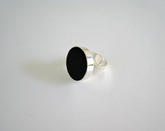 Black resin ring, black glass ring, black round ring, modern minimalist onyx black ring, big chunky solitaire ring, black statement ring