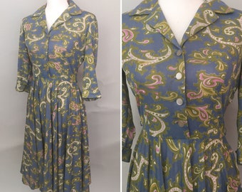 Small late 1950s early 1960s paisley shirtwaist dress