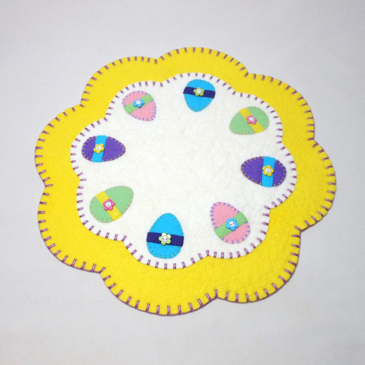 15 Easter Egg Design Penny Rug