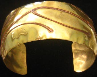 SALE Brass & Copper Modernist Cuff Bracelet. Mixed Metals 1970's Vintage. 1" Wide Contoured Brass. Copper Wire Abstract Design.