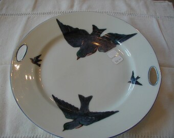 Lovely 10 inch Blue Bird plate in very good condition. Cute little handles on each side.