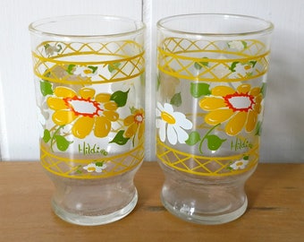2 vintage daisy juice glasses
