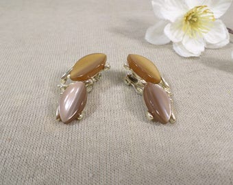 Beautiful Vintage Gold Tone Pair Of Brown Thermoset Clip On Earrings DL# 4721
