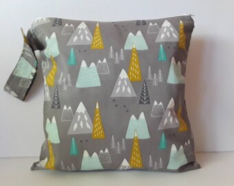 Wet Bag , Wet Bag For Cloth diapers, Sports Bag, Dirty Diaper Bag, Wet Dry Bag, Gym Bag, Cosmetic Bag, mountains gray wet bag