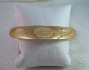 Vintage Hand Carved Lucite Bangle Bracelet
