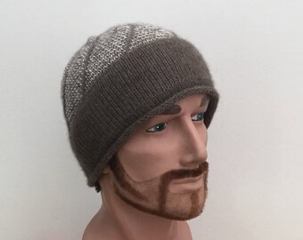 Hand knitted beanie knitted with QIVIUT and Suri alpaca