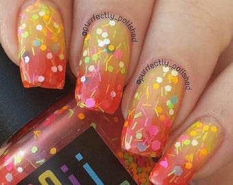 2 me u r perfect - Thermal Nail polish Boii
