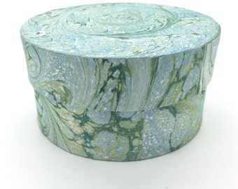 Mellow green hand marbled paper box