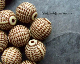 Vintage Bead, Etched Bead, Carved Bead, Round Bead, Lucite Bead, Brown And White, Basket Weave, Unique Bead, Boho Bead, Tribal Bead, 8 Beads